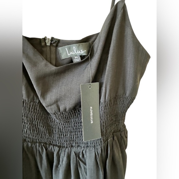 Elegant Black Midi Dress - Picture 7 of 7